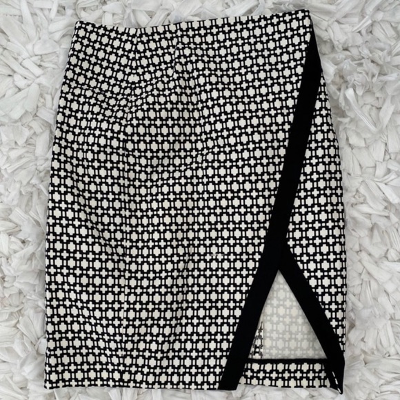 NWOT ALEXIS Pellier pencil skirt with slit -M - Picture 3 of 11